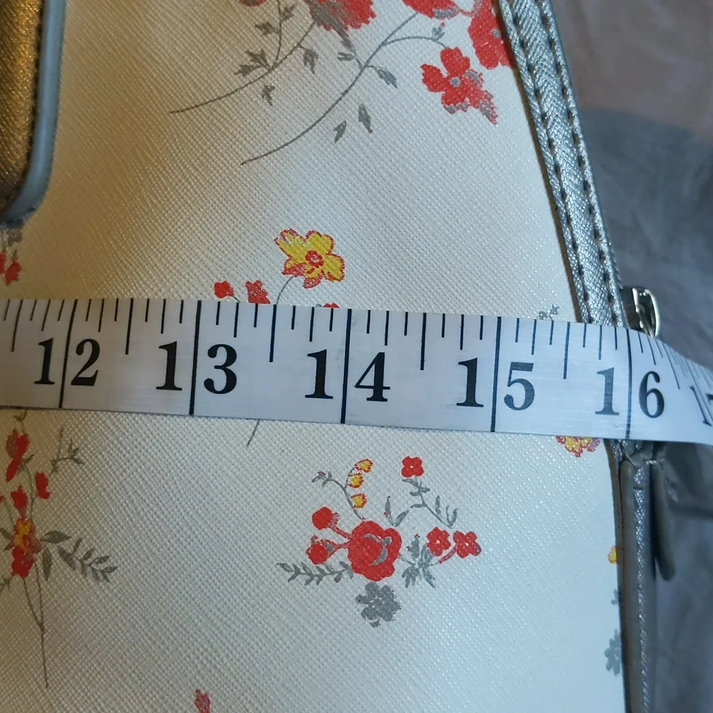 Kenneth Cole Reaction Floral Purse - Picture 13 of 15